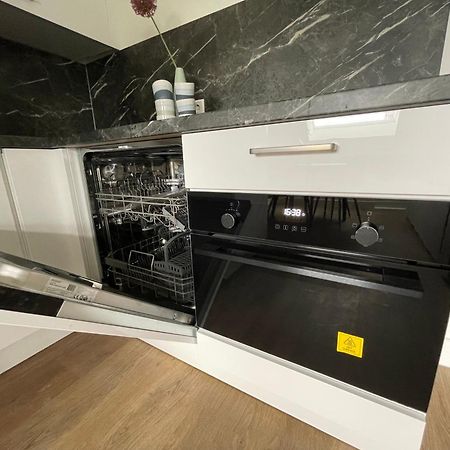6-Bed Aircon House Diaz 60M2, Many Bedrooms Tilbourg Extérieur photo